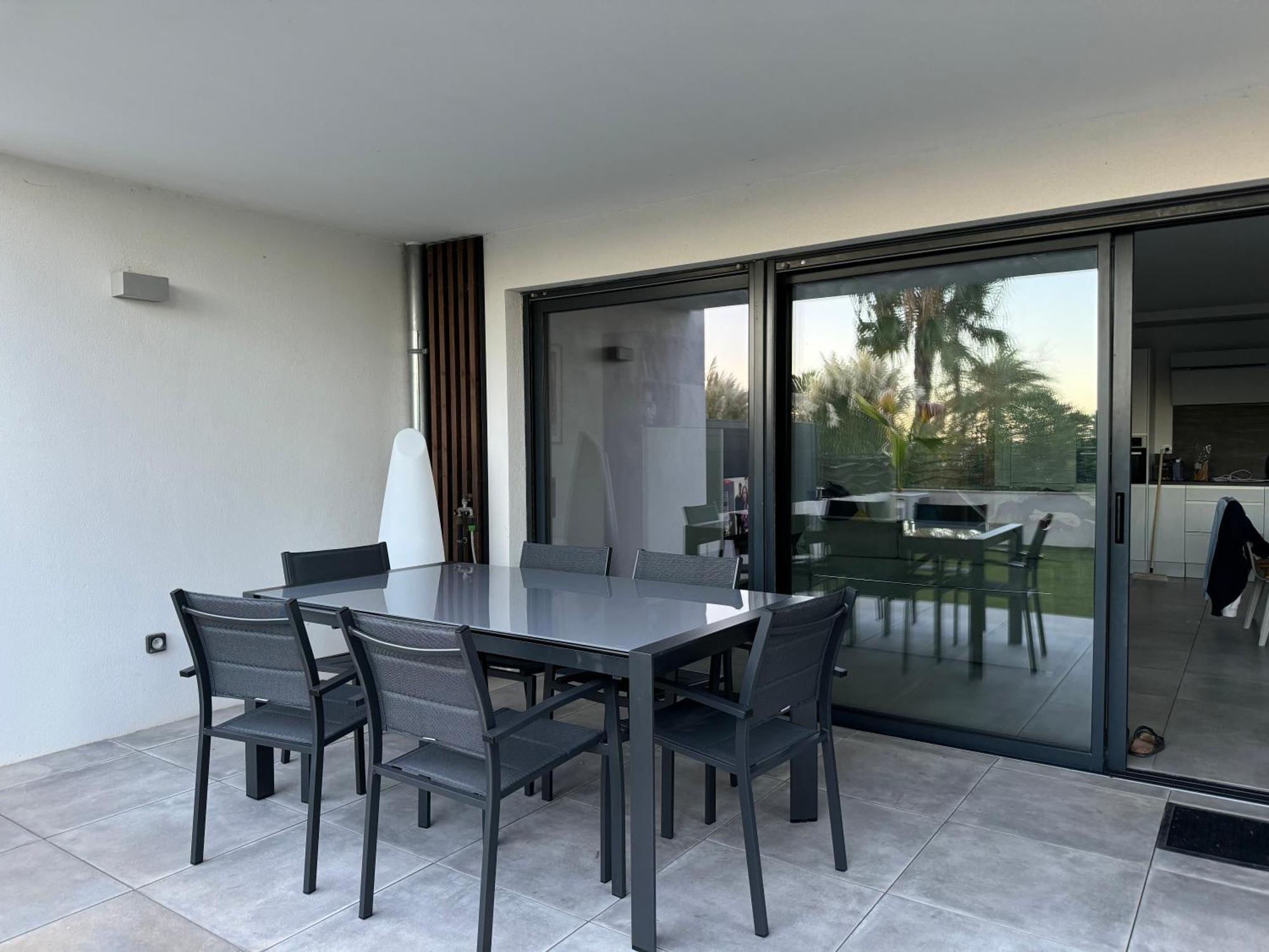 T3 Neuf Avec Terrasse Et Jardin Face A La Mer Бандоль Экстерьер фото